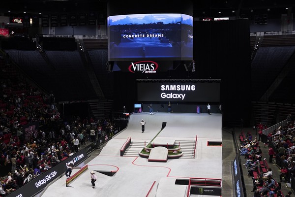 사진 = 삼성전자, 2024 파리 올림픽 앞두고 글로벌 '브레이킹·스케이트보드' 대회 응원 / 삼성전자 제공
